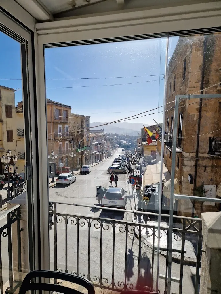 Tana Rakovcova_Clock Tower Cafe_Cianciana_review