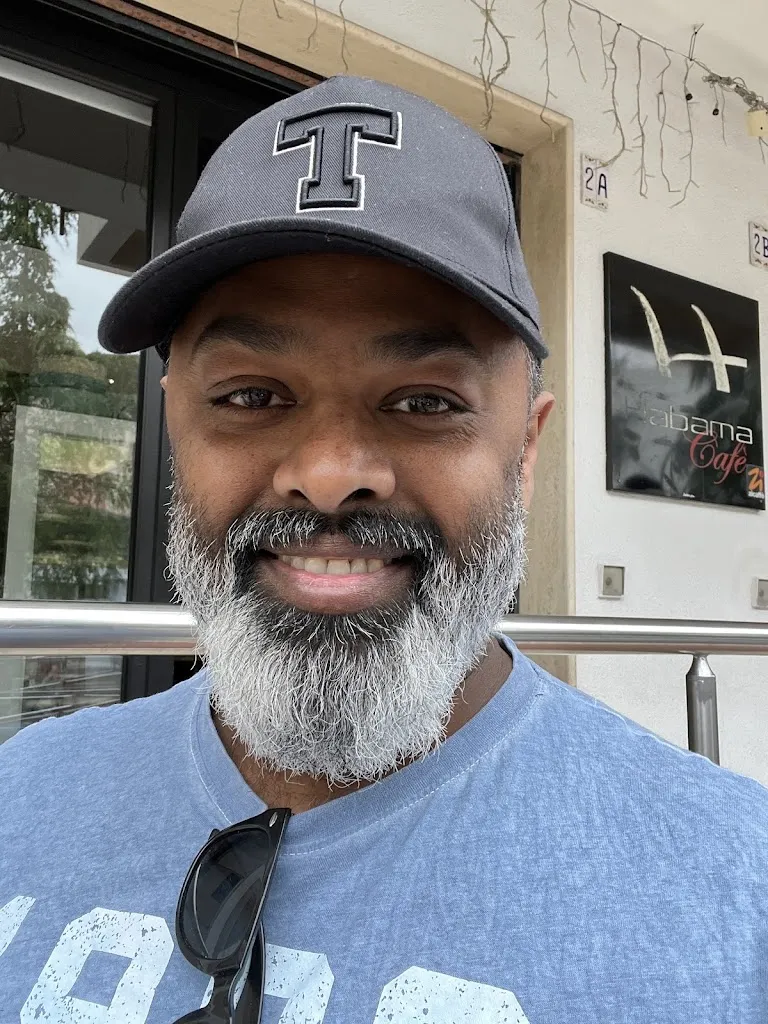 Nebu Mathews_Habama Cafe'_Ciminna_review