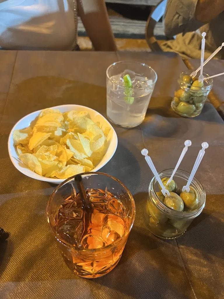 Mark Spiteri_Ai calici lounge bar_Collesano_review