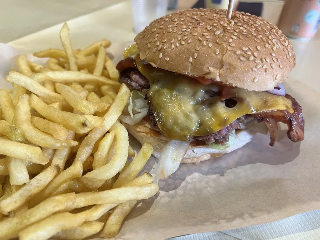 Imperial burger_Cinisi_slider_image_3