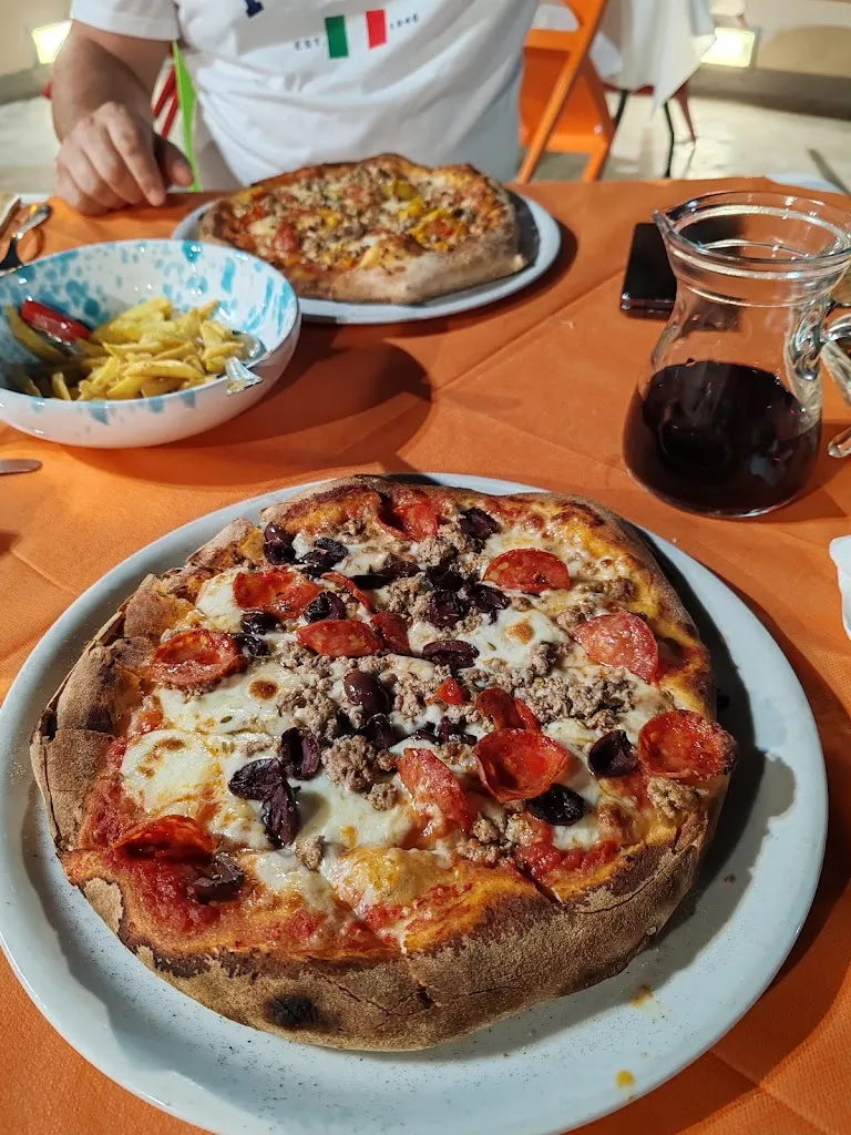 Claire Russell_Pizzeria A Cofanara_Custonaci_review