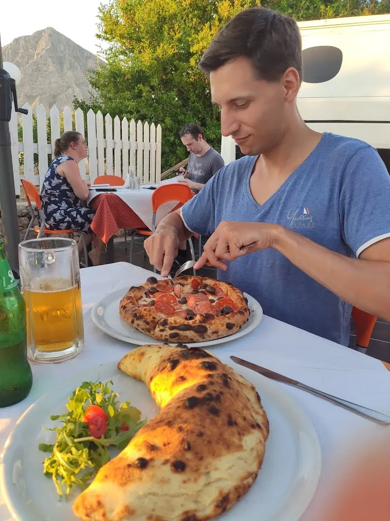 Philip Ziegler_TRATTORIA PIZZERIA FAMILY_Custonaci_review