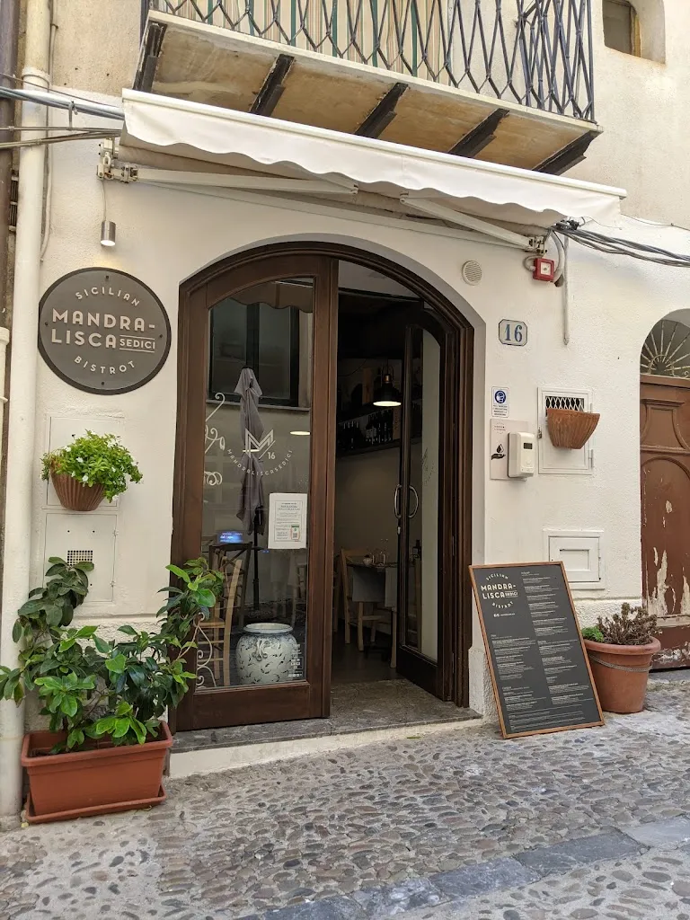 Mandralisca Sedici  restaurant in Cefalù