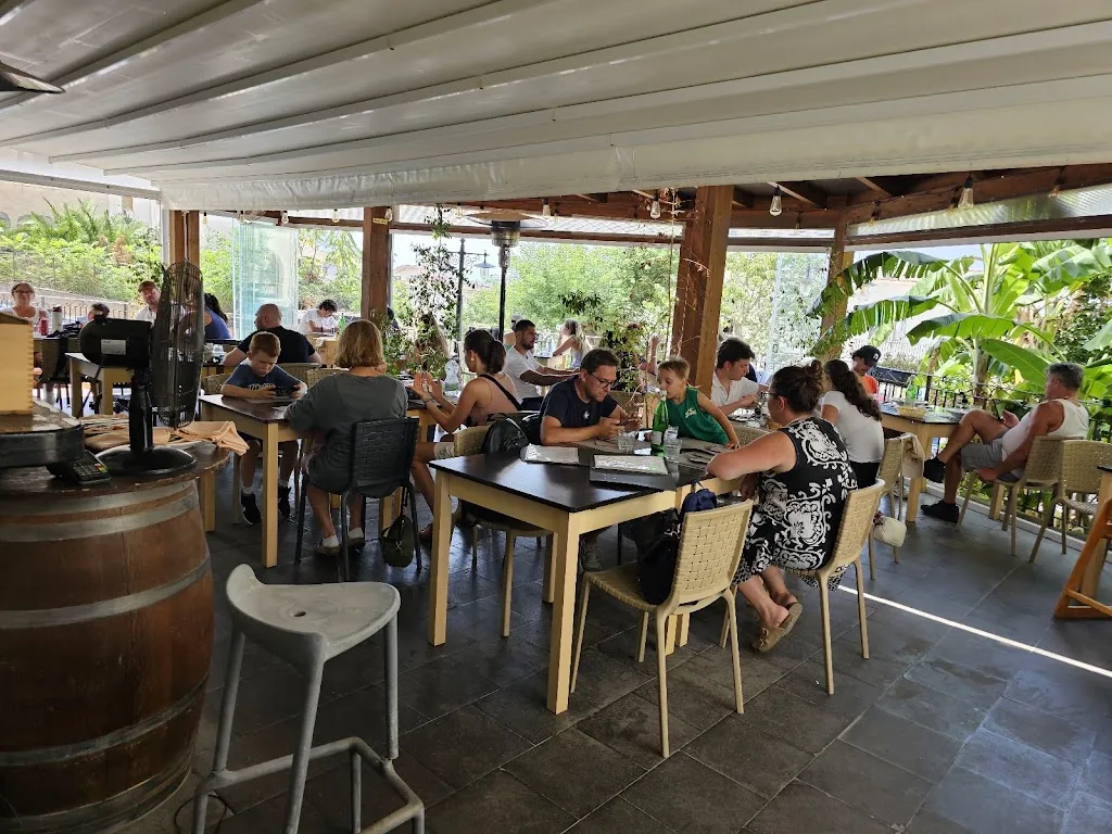 Andrius S._Mas Que Nada_Cefalù_review