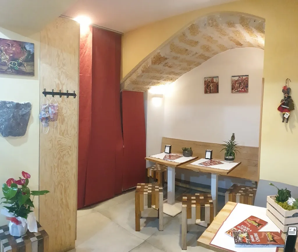 Sicilian Food & Drink restaurant in Cefalù