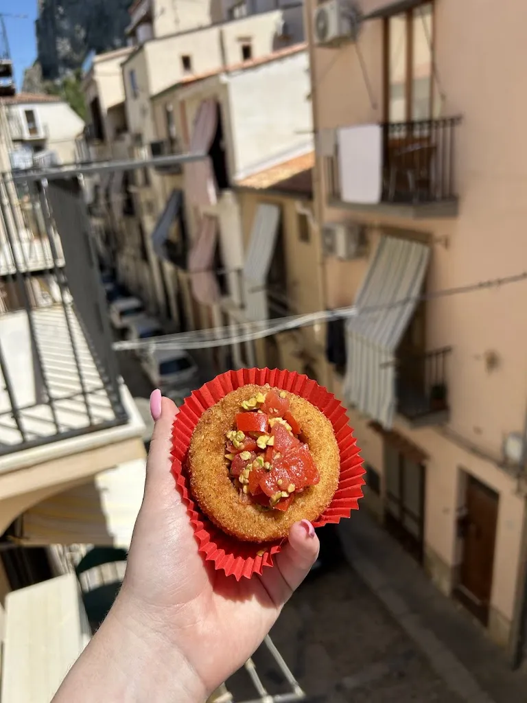 Alona Kurchenko_Sfrigola Cefalu_Cefalù_review