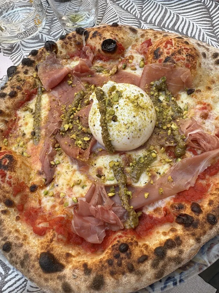 Cyrus Saadat_Lilies_Cefalù_review