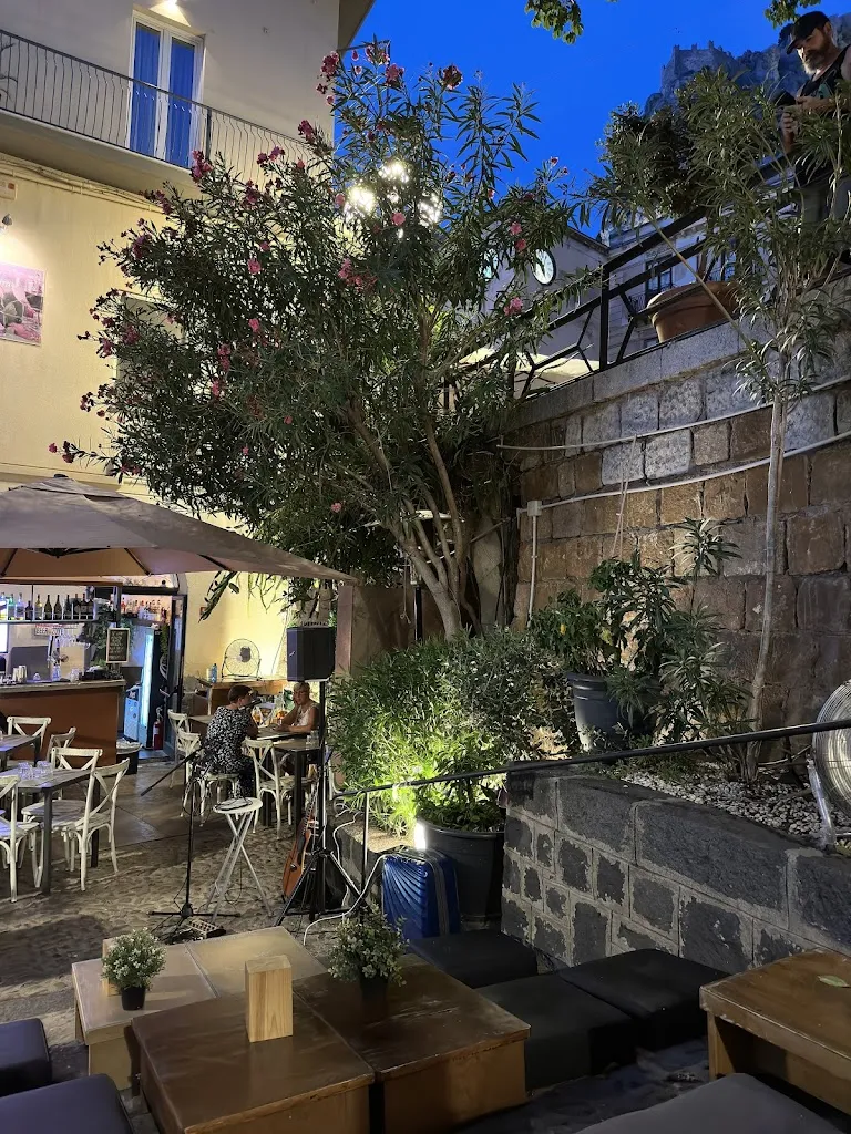 Maya Meier_AMORELLI - Restaurant Cocktail Bar_Cefalù_review