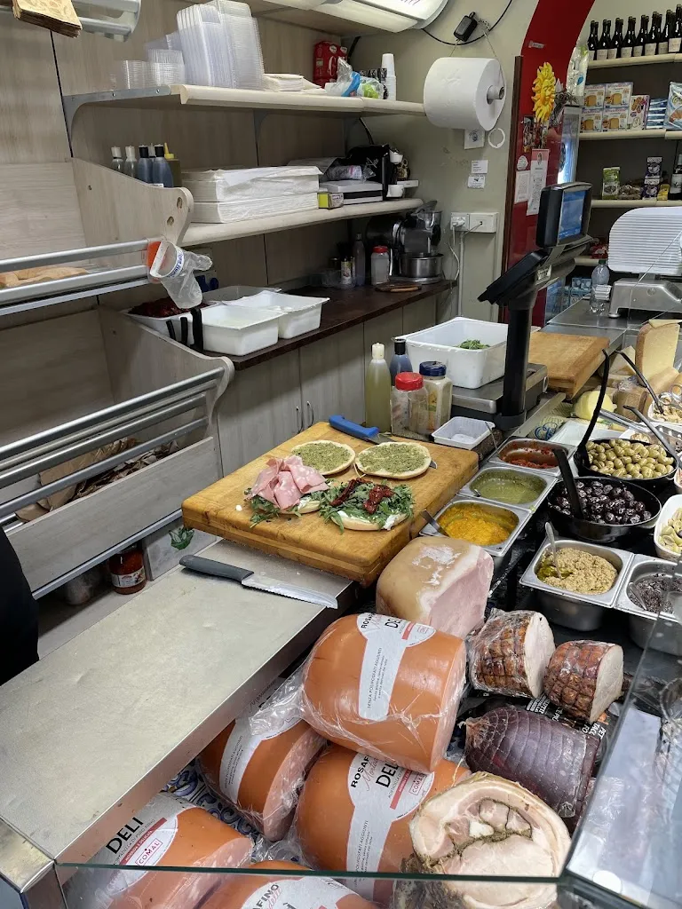 Hugo Tasker_Sfizi nostrani_Cefalù_review