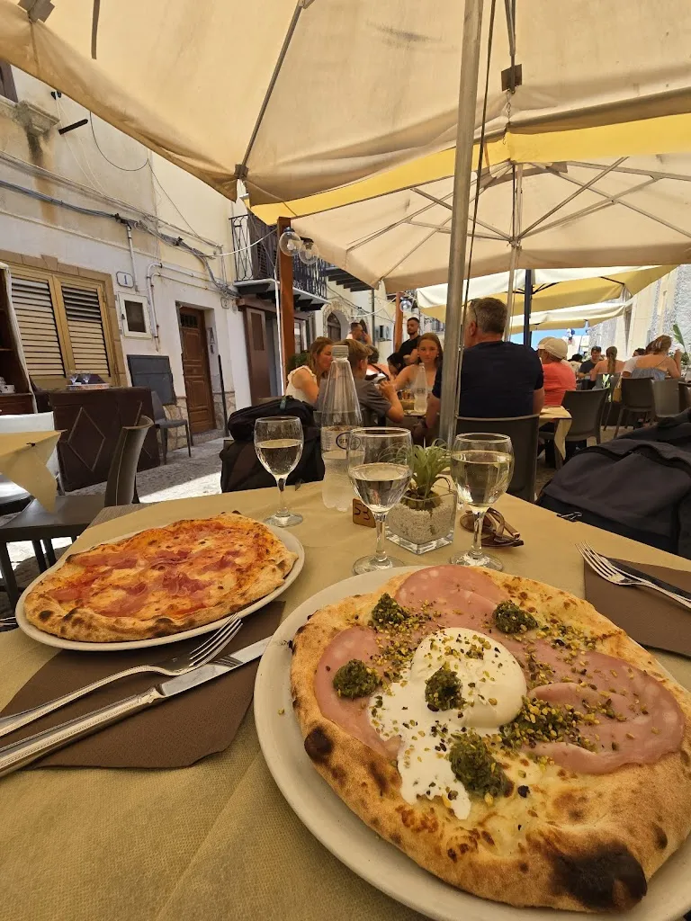 Petra Hus_L'antica corte_Cefalù_review