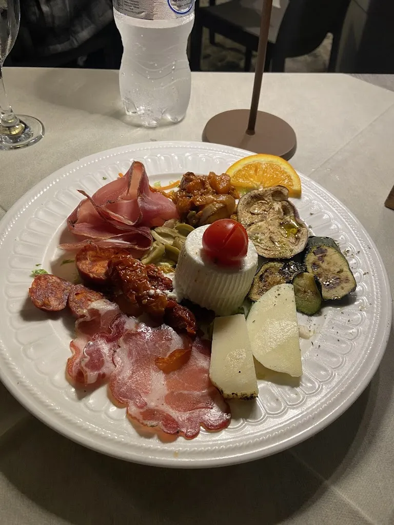 Christene Smith_L'antica corte_Cefalù_review