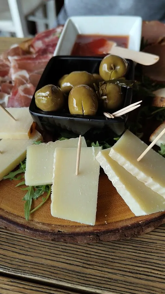 Enoteca Le Petit Tonneau_Cefalù_slider_image_2