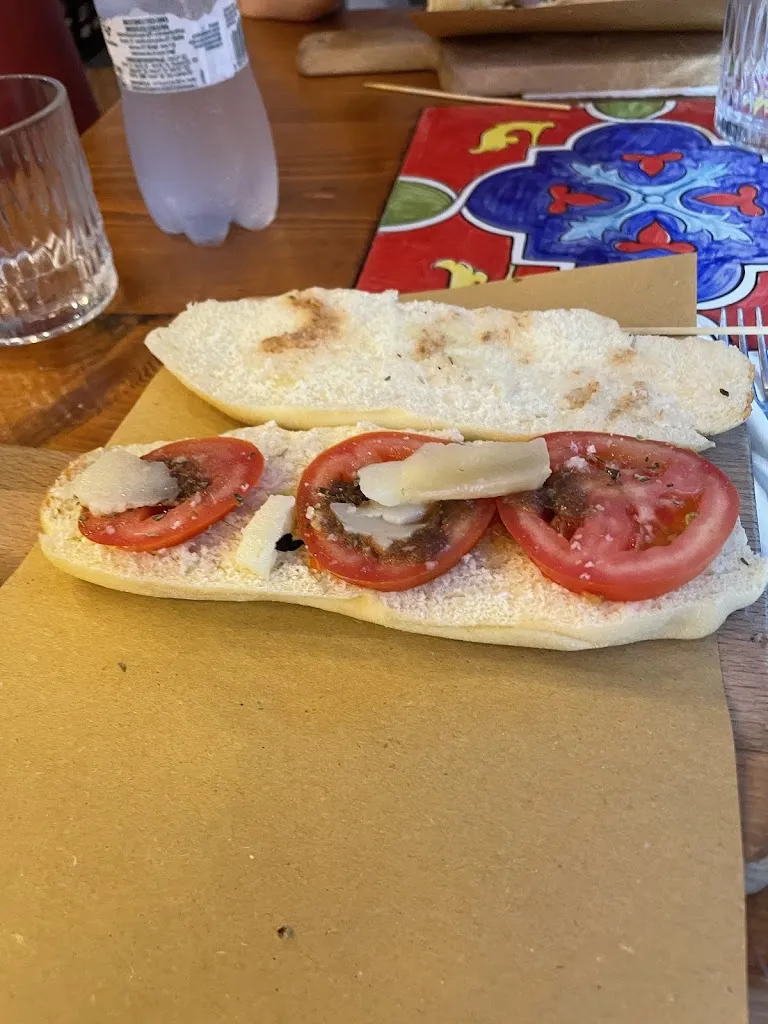 Virág Dobosy_A Paranza Cefalù_Cefalù_recensione