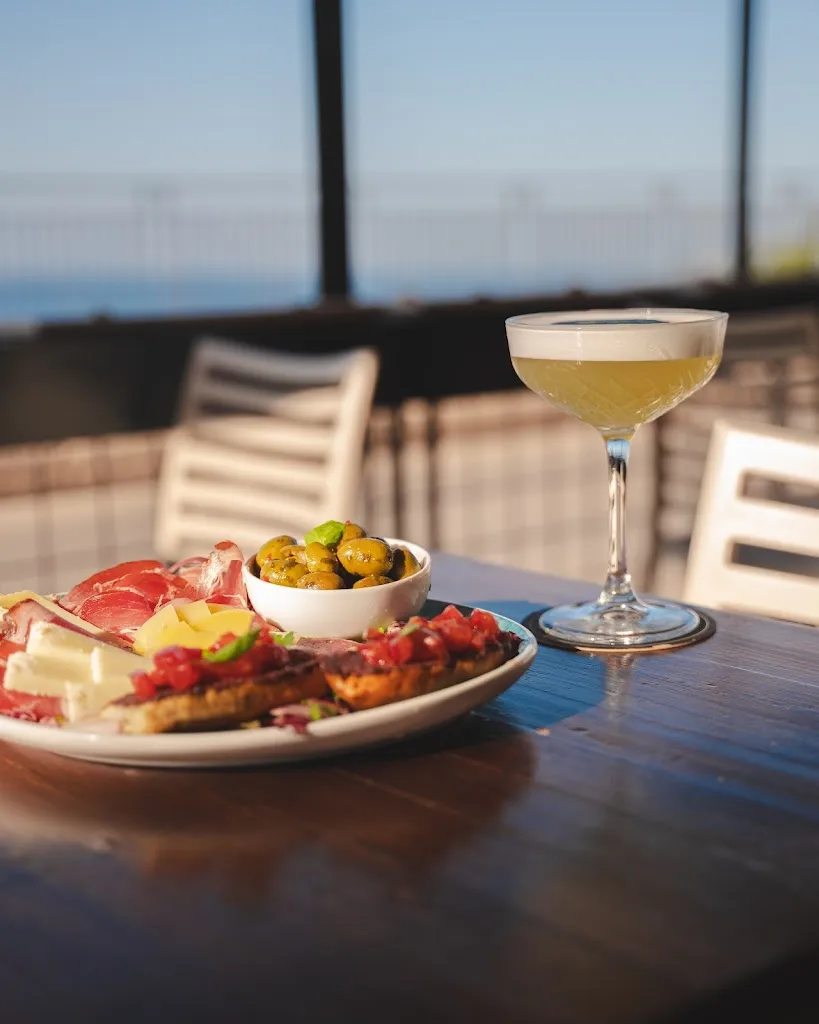 Jureka - Cocktail Bar Typical Food_Cefalù_slider_image_3