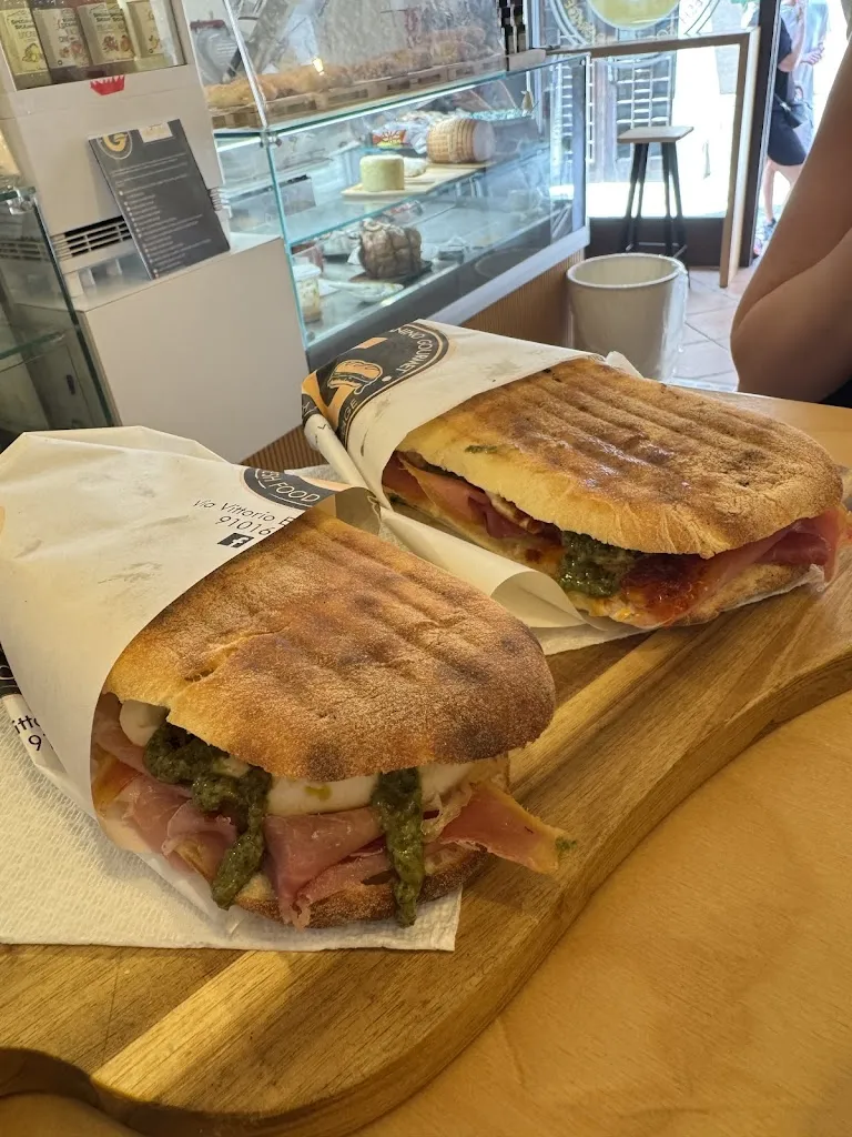 C L_Gusto Panino Gourmet_Erice_review
