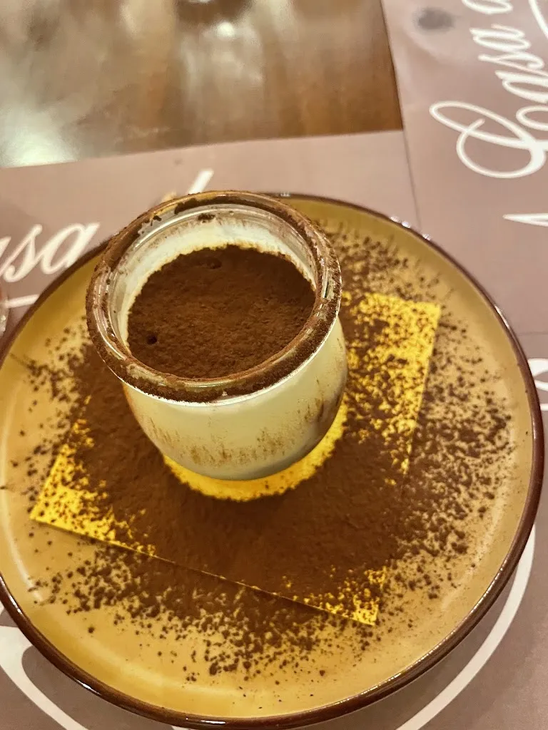 Adina Oprescu_A casa do zi Pe'_Favara_review