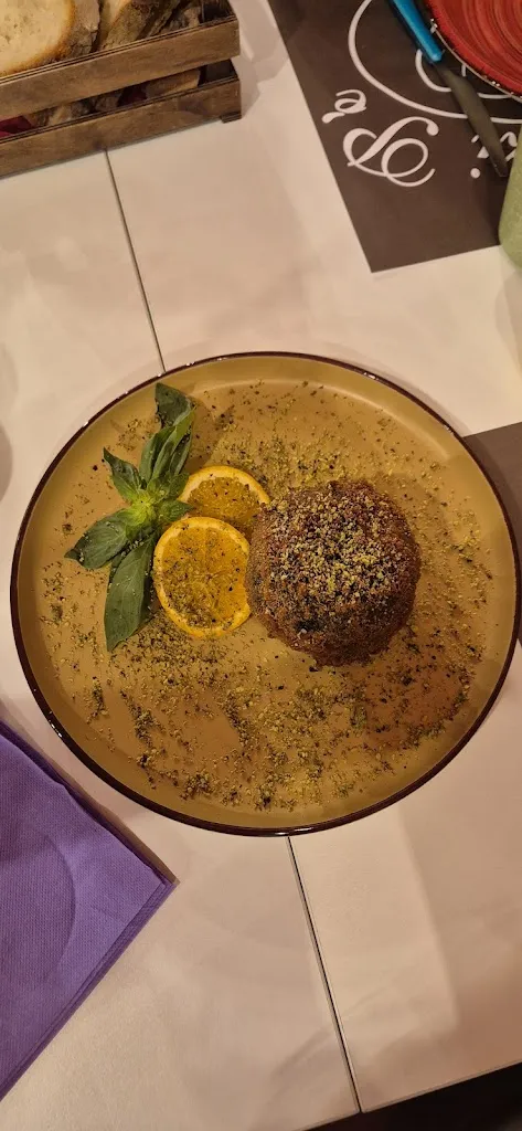 Joana Ghira_A casa do zi Pe'_Favara_review