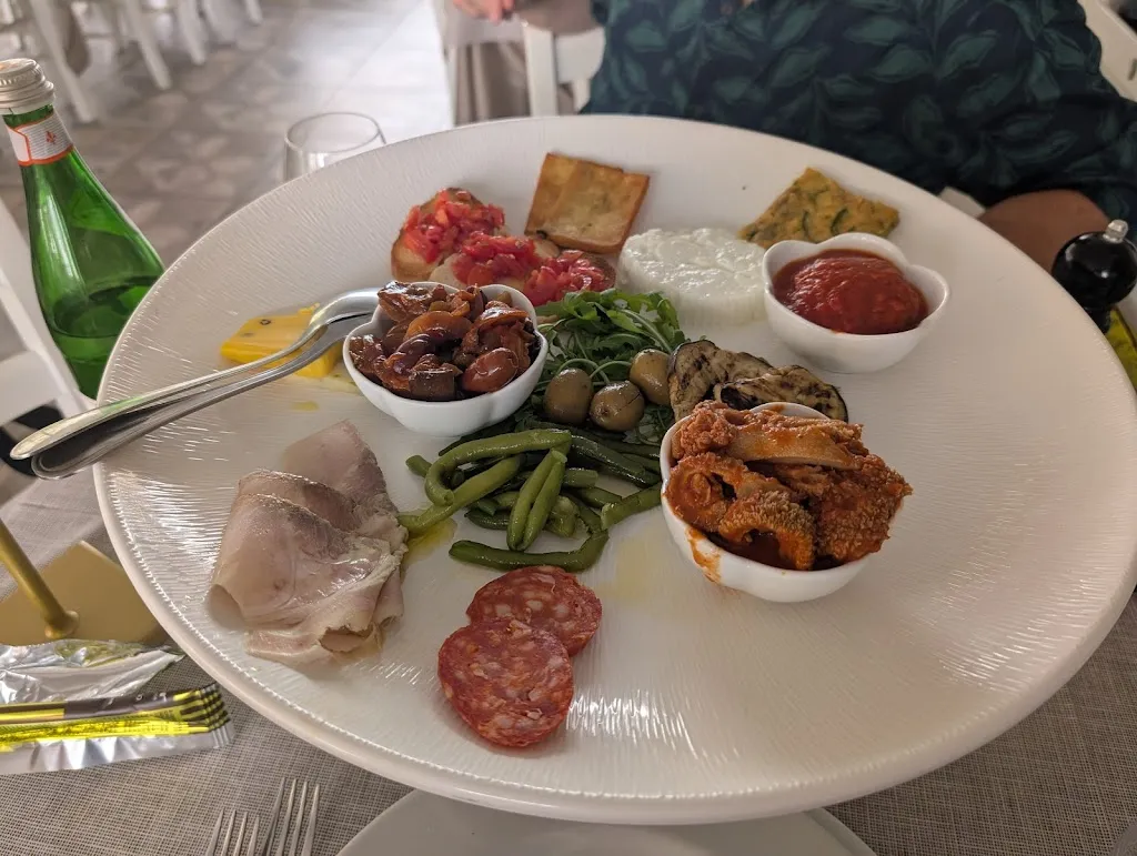 Tomila L_RISTORANTE PIZZERIA DADO MATTO_Favara_review