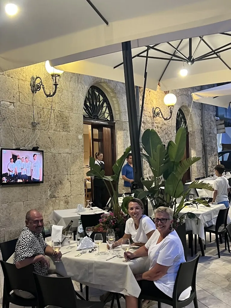 Alice Z_Caffe' Italia - Food Pizza and Wine_Favara_review