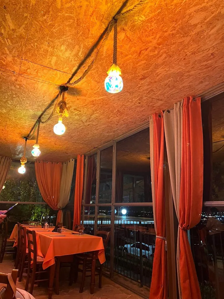 Ausilia Carnemolla_Déjà Vu la nuit au Belvedere_Comiso_review