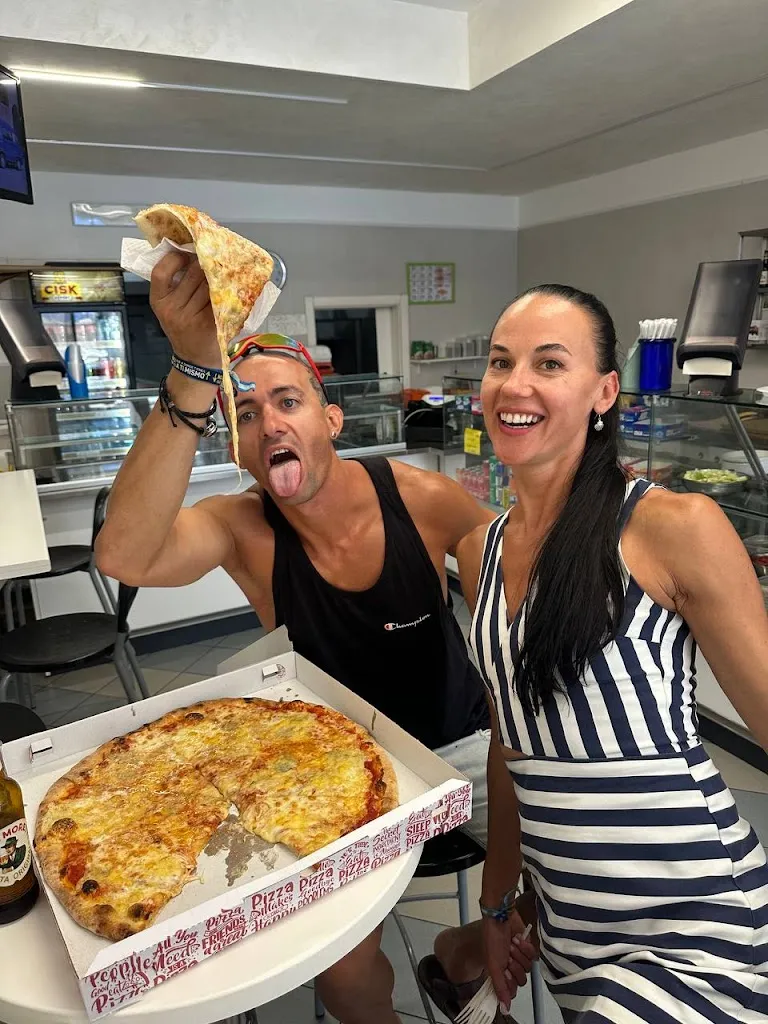 Freddy mauricio Leal_Charleston_Comiso_review