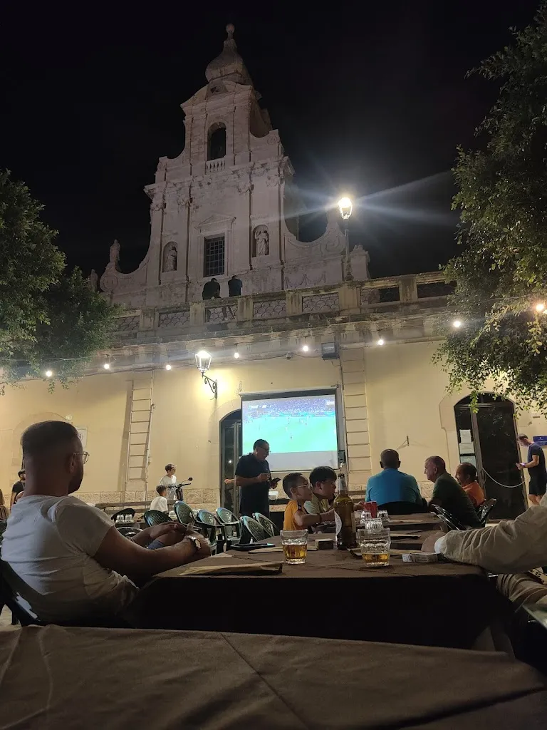 Riccardo Capecci_Bar Sport_Comiso_recensione