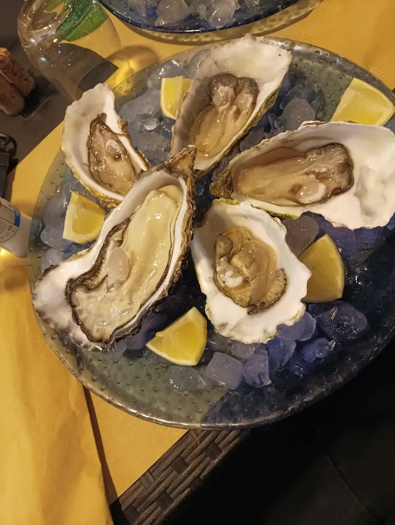 Massimo Taschetto_New_TiroVino....wine bar..._Comiso_review