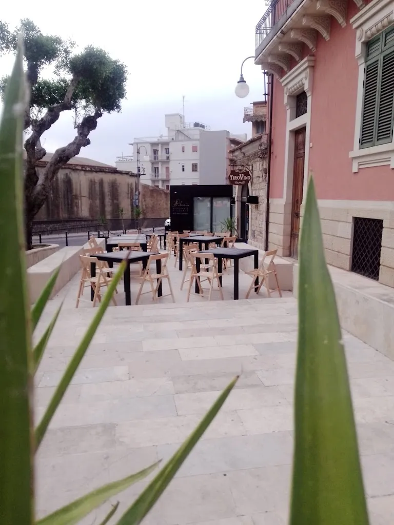 New_TiroVino....wine bar..._Comiso_slider_image_3