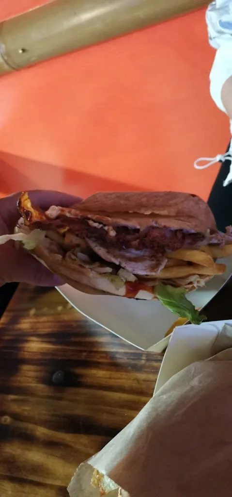 Ionut Albu_Quiero Mas_Comiso_review