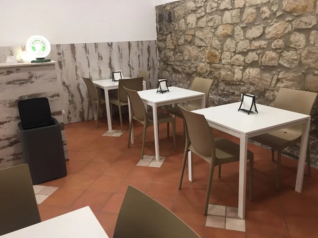 Pizzeria Rosticceria Paprika restaurant in Comiso