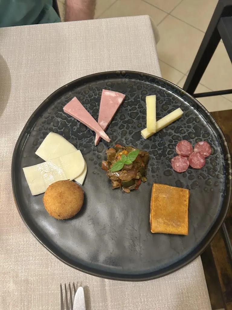 Rizelle Angelique McDermott_Sesamo_Donnalucata_review