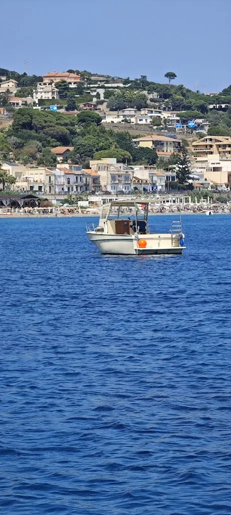 Claudio P._Sulla Rotta Di Ulisse - Rimessaggio Barche- campo boe_Faro Superiore_review