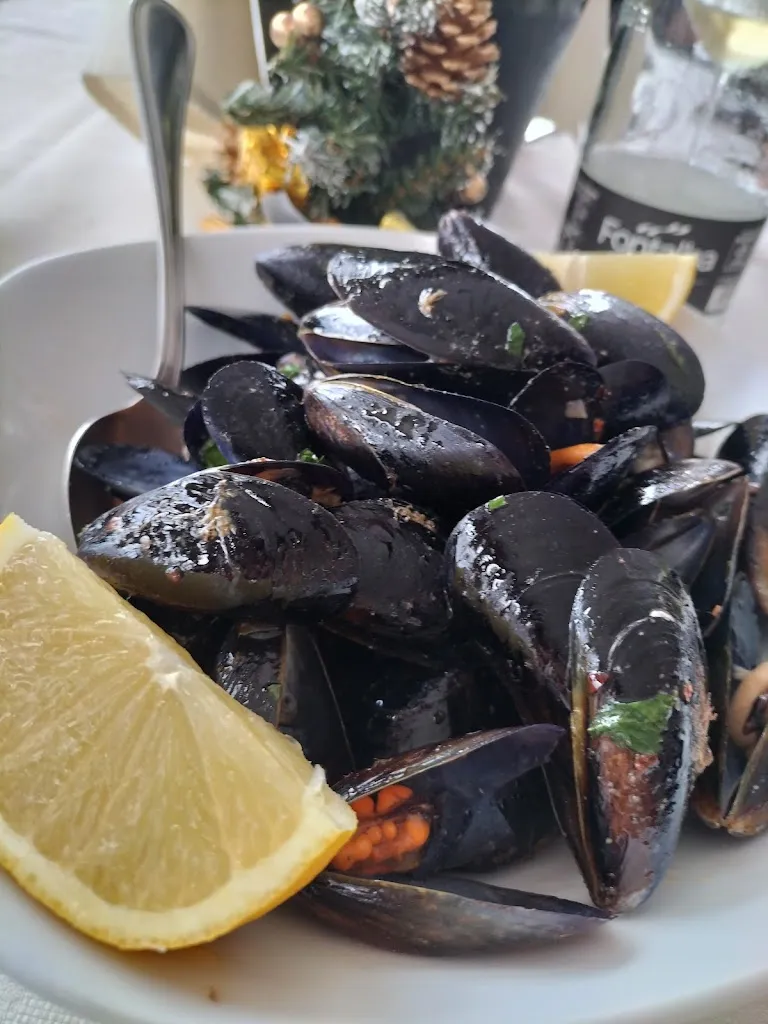 Ristorante Salvatore La Napoletana_Faro Superiore_slider_image_2