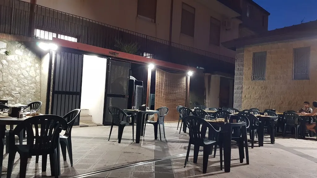 Pizzeria A.C. di Giovanni Famà restaurant in Fiumedinisi