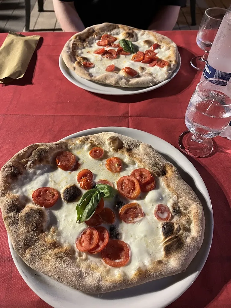 Milla Erlin_Antichi Muri_Forza d'Agrò_review