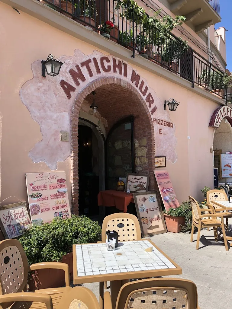 Antichi Muri restaurant in Forza d'Agrò