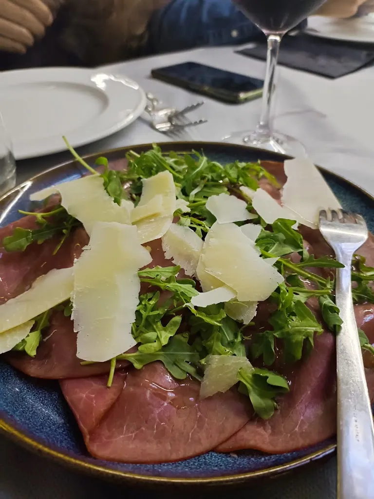 Amelia G. Margherita Ade_Materia Prima_Gravina in Puglia_recensione