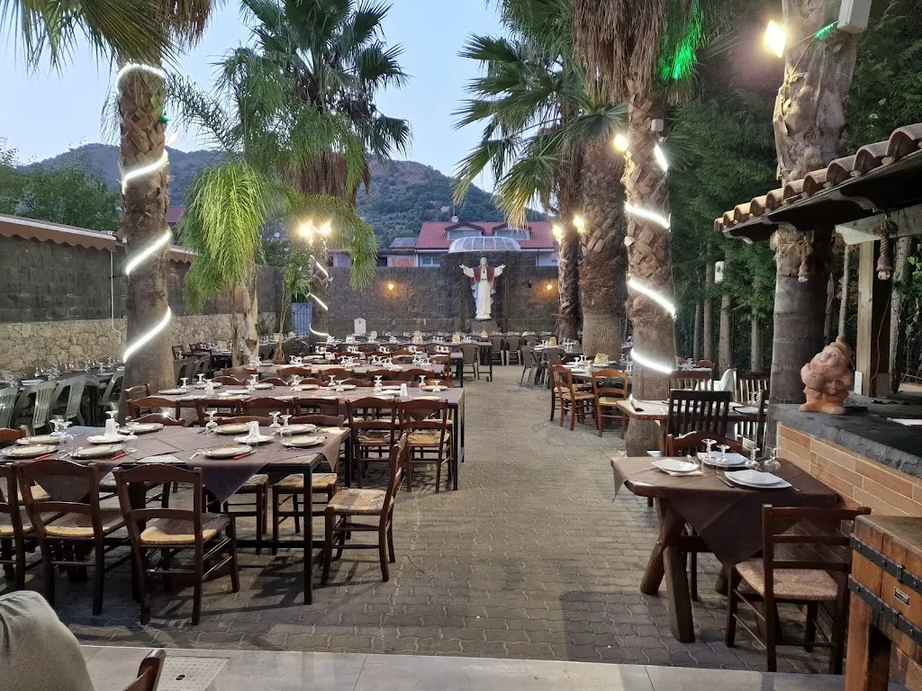 Macelleria Braceria " U PACCIU " restaurant in Francavilla di Sicilia