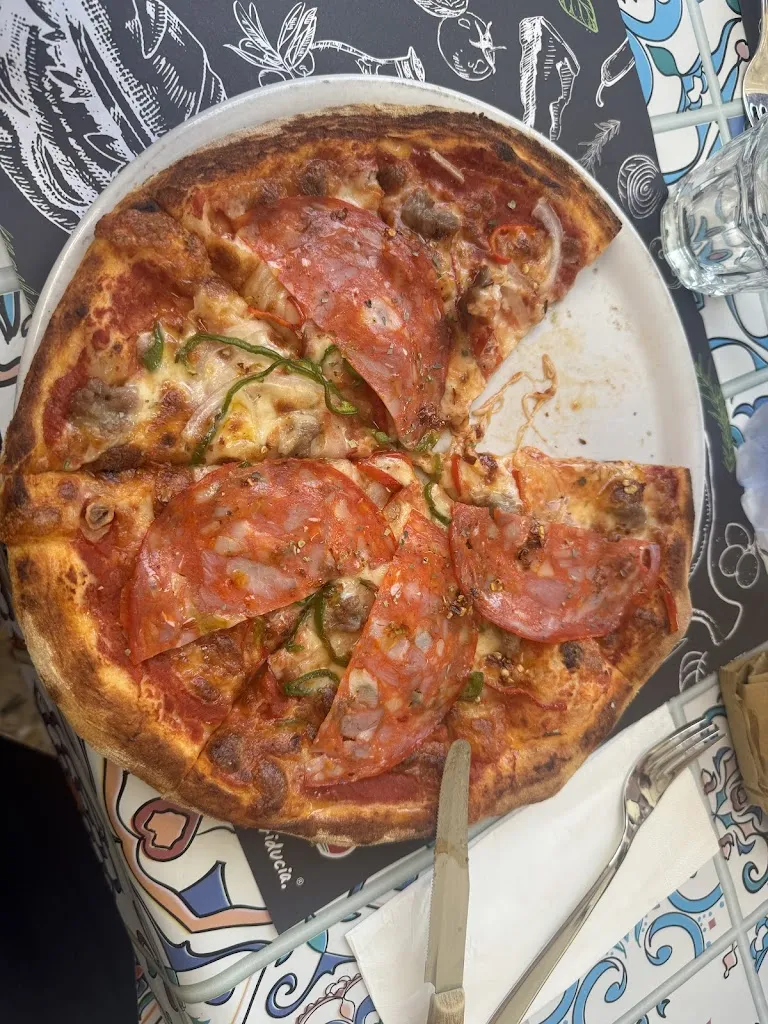 Marcin Rutkowski_Bella Ristorante Pizzeria Bar_Fiumefreddo Sicilia_review