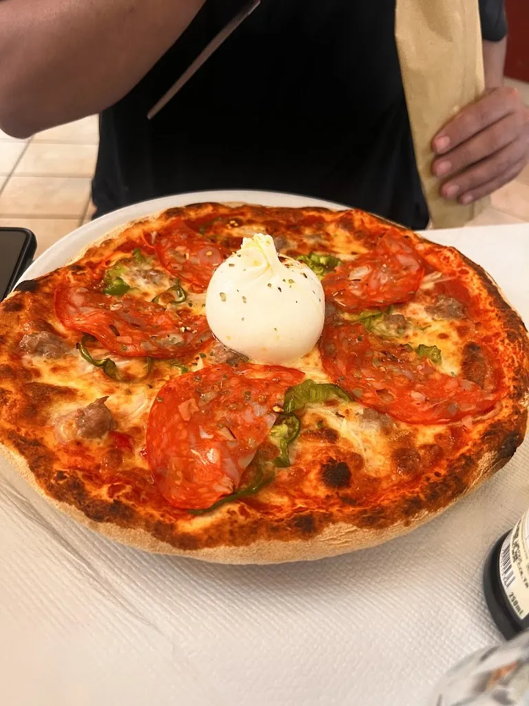 Aydin askari_Bella Ristorante Pizzeria Bar_Fiumefreddo Sicilia_review
