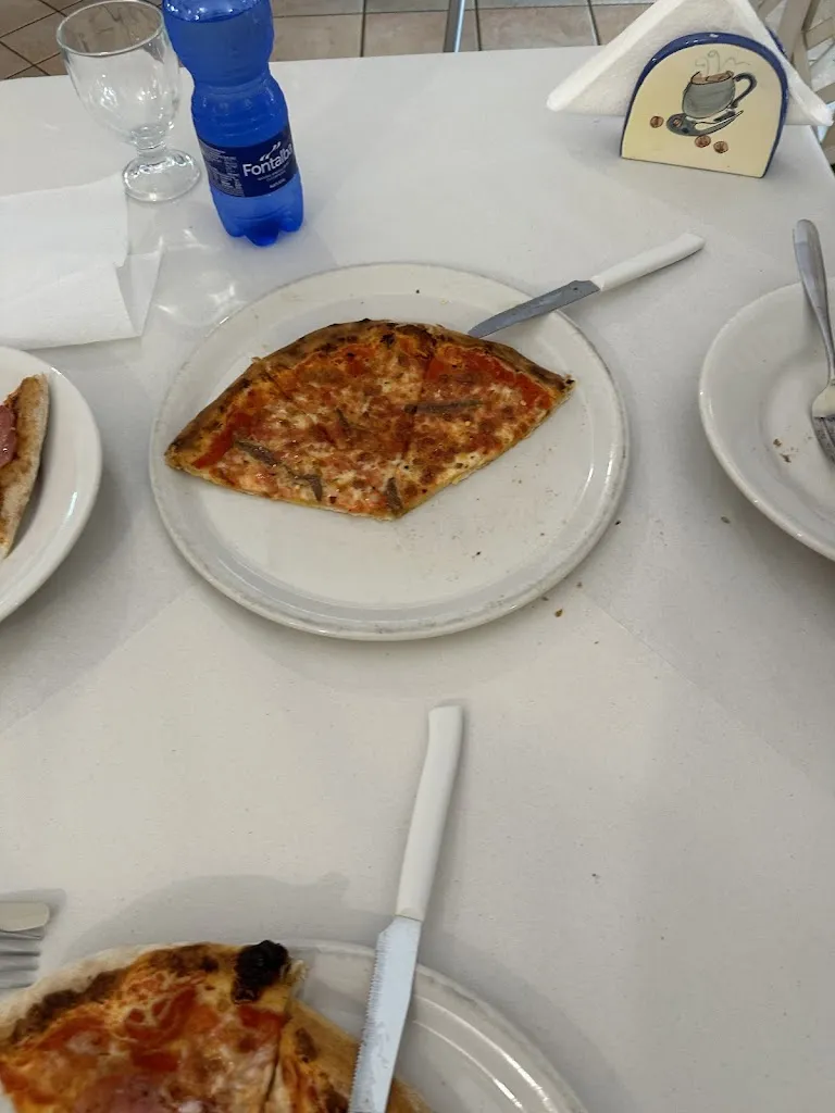 Michael Wheaton_Bella Ristorante Pizzeria Bar_Fiumefreddo Sicilia_review