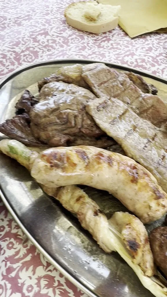 Jessica Bello Salguero_Arrusti e mangia braceria a Fiumefreddo di sic_Fiumefreddo Sicilia_review