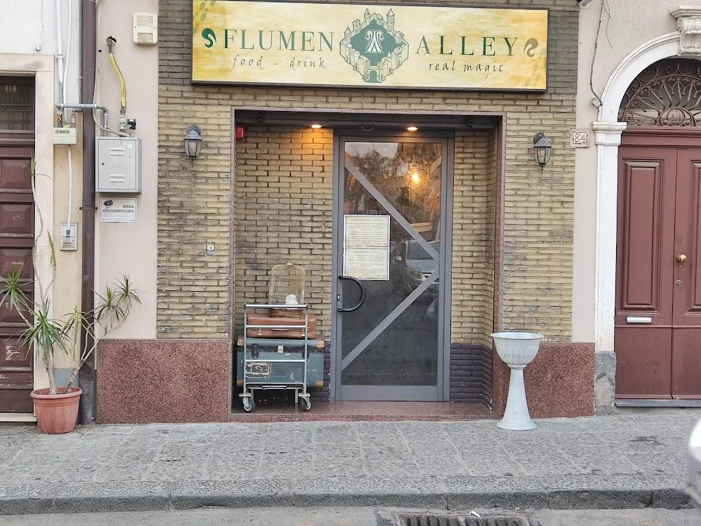 Flumen Alley restaurant in Fiumefreddo Sicilia