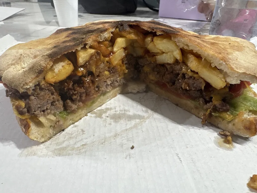 Emilio Zocco_Double G Pizzeria & Hambugeria_Fiumefreddo Sicilia_review