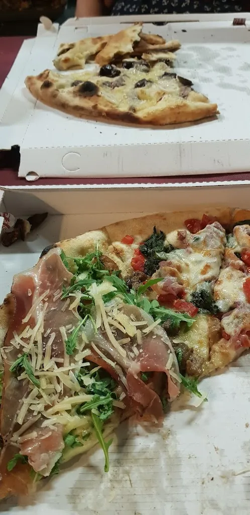 Lea Rasch_Pizzeria Bledi_Fiumefreddo Sicilia_recensione