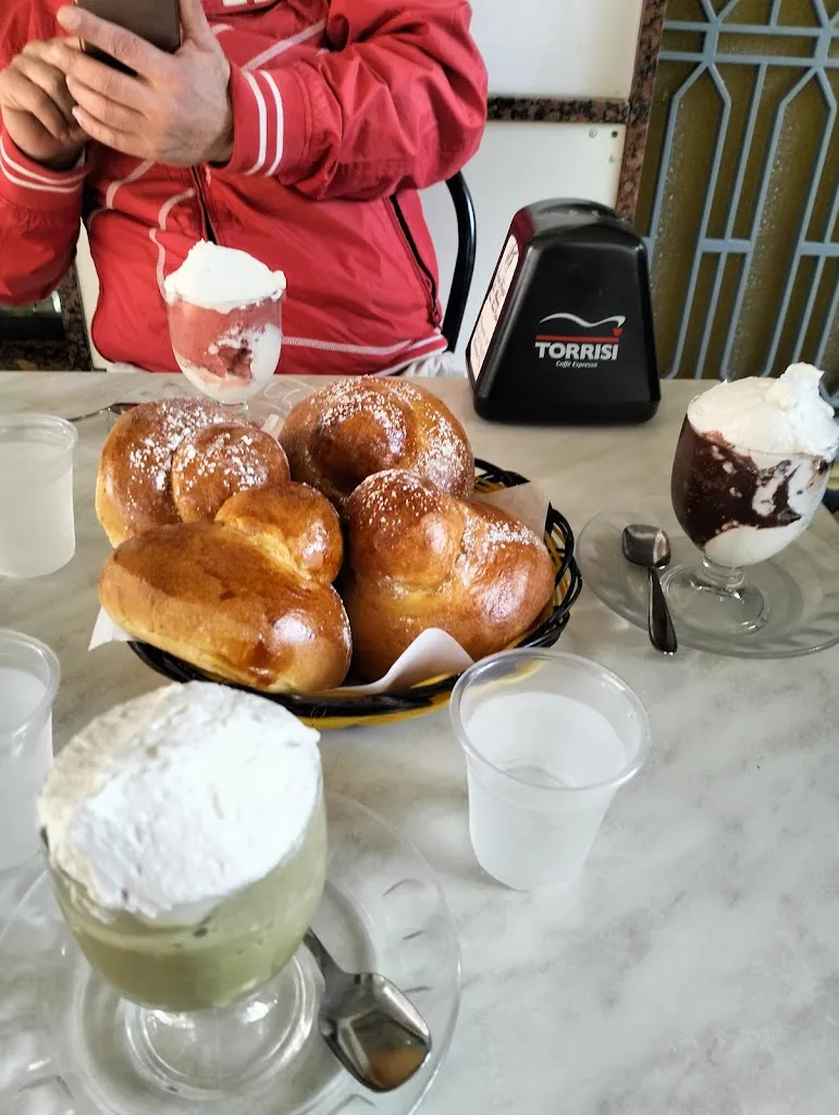 Fabio_Bar Pasticceria Gelateria Santa Forzisi_Fiumefreddo Sicilia_review