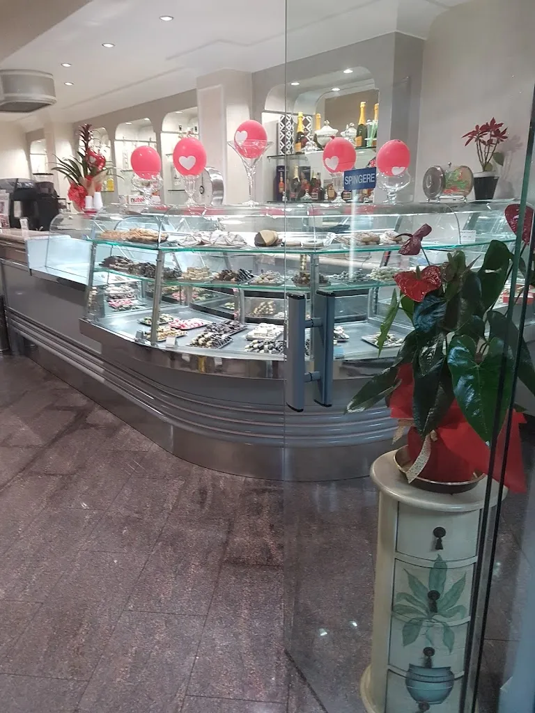 Bar Pasticceria Gelateria Santa Forzisi_Fiumefreddo Sicilia_slider_image_1