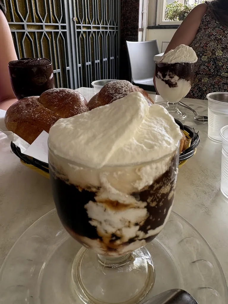 Bar Pasticceria Gelateria Santa Forzisi_Fiumefreddo Sicilia_slider_image_3