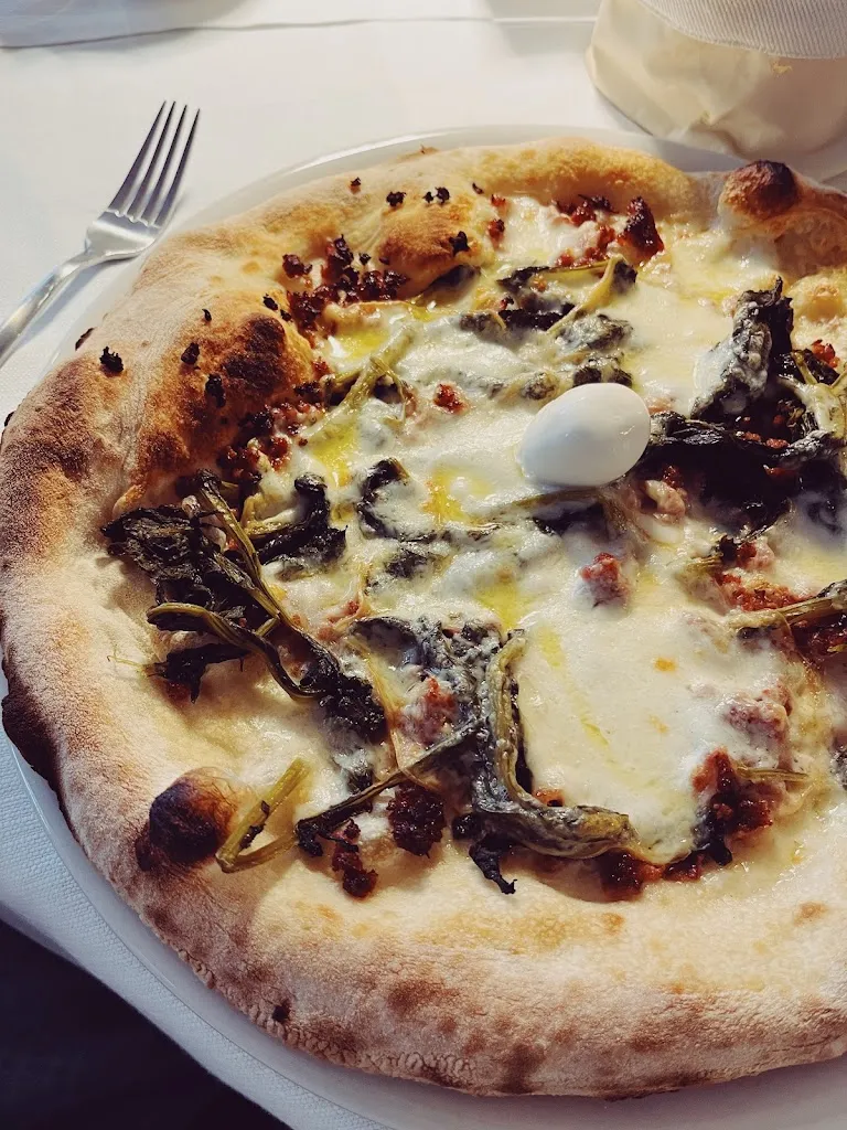 Bea Palmer_Casual Restaurant & Lounge Bar_Furnari_review