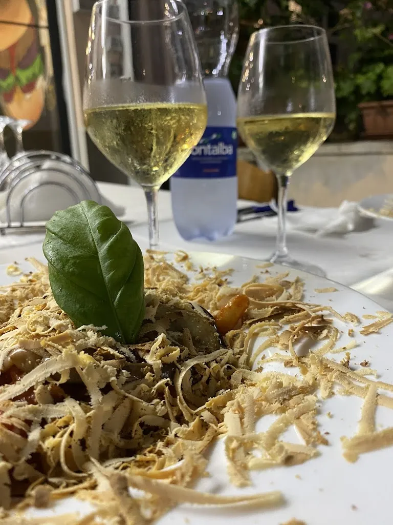 Kaz Adams_La Vecchia Fontana 2.0_Furnari_review